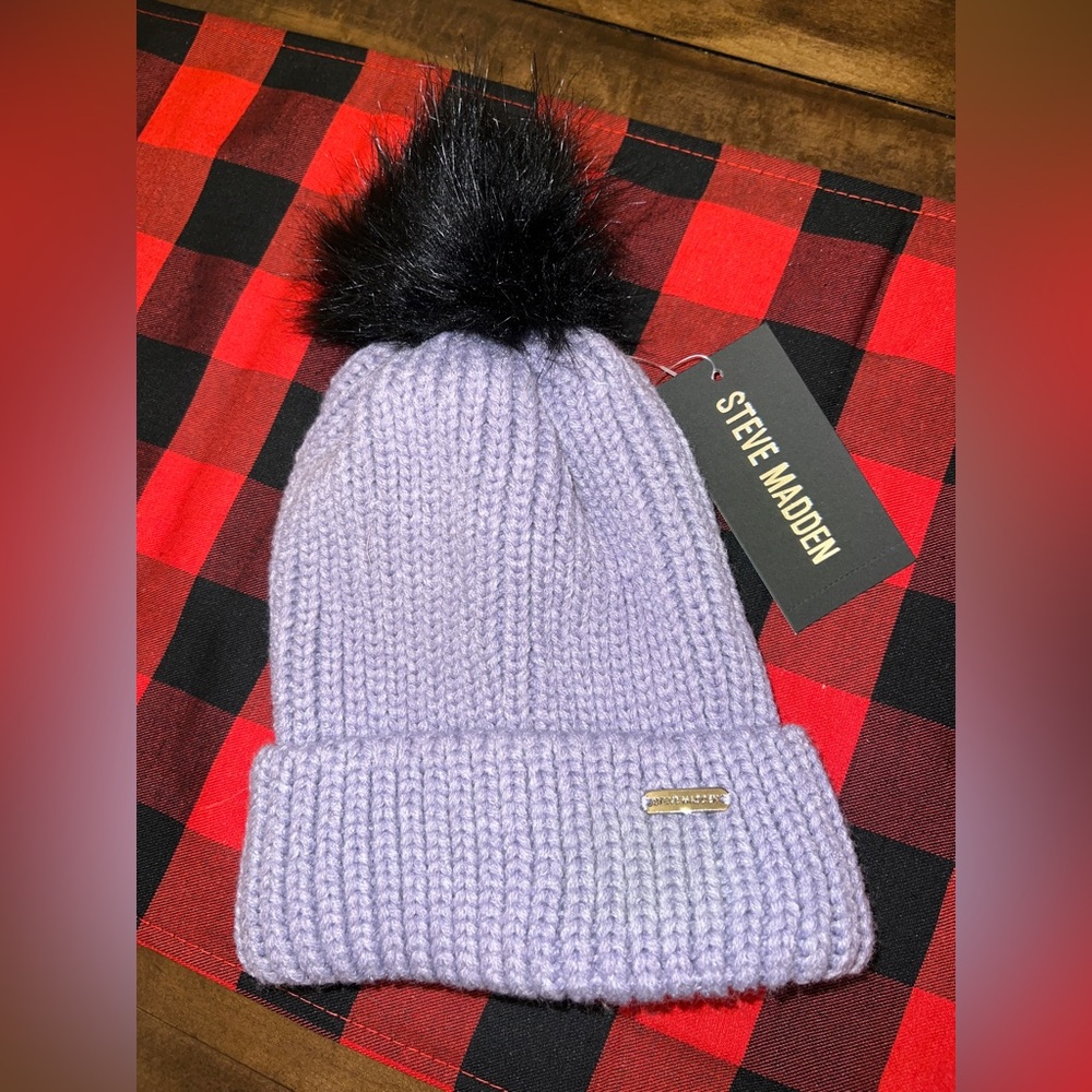 Steve Madden Pom Beanie